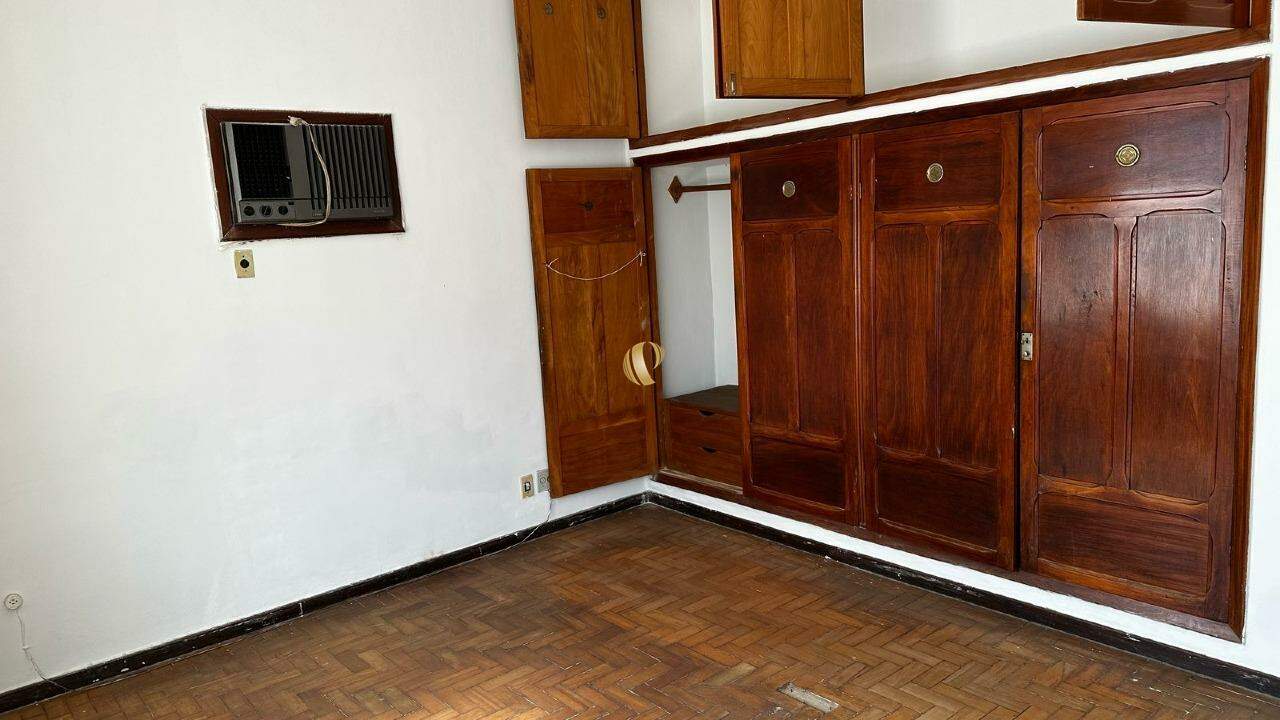 Casa à venda com 4 quartos, 241m² - Foto 9
