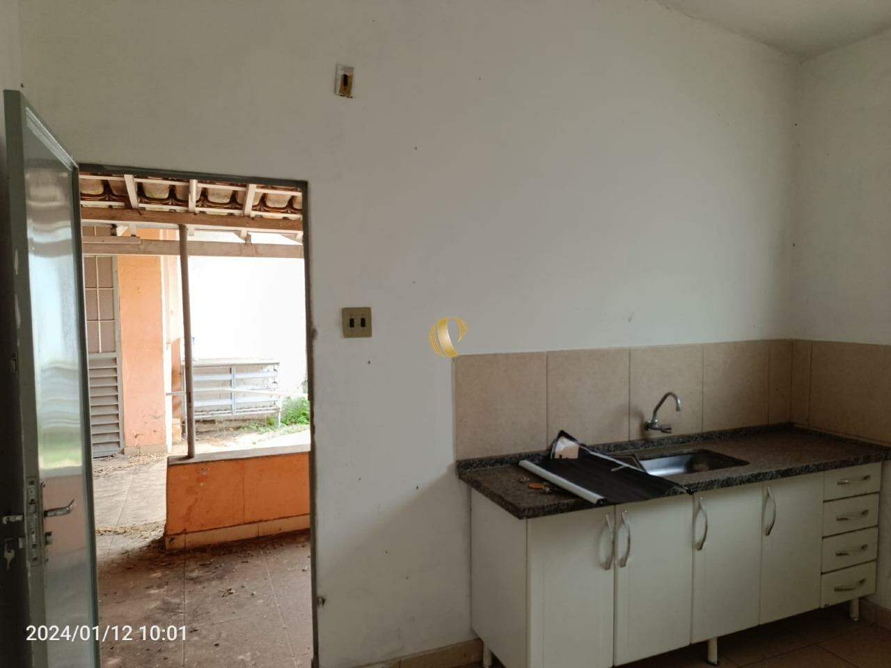 Casa à venda com 2 quartos, 120m² - Foto 8