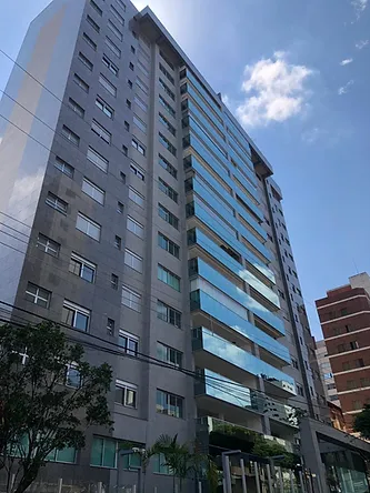 Apartamento à venda com 4 quartos, 217m² - Foto 1