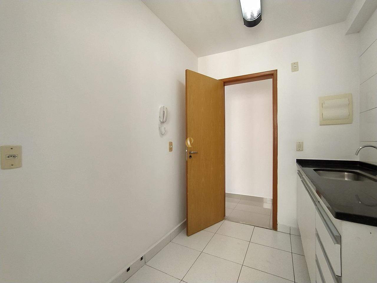 Apartamento à venda com 3 quartos, 80m² - Foto 8