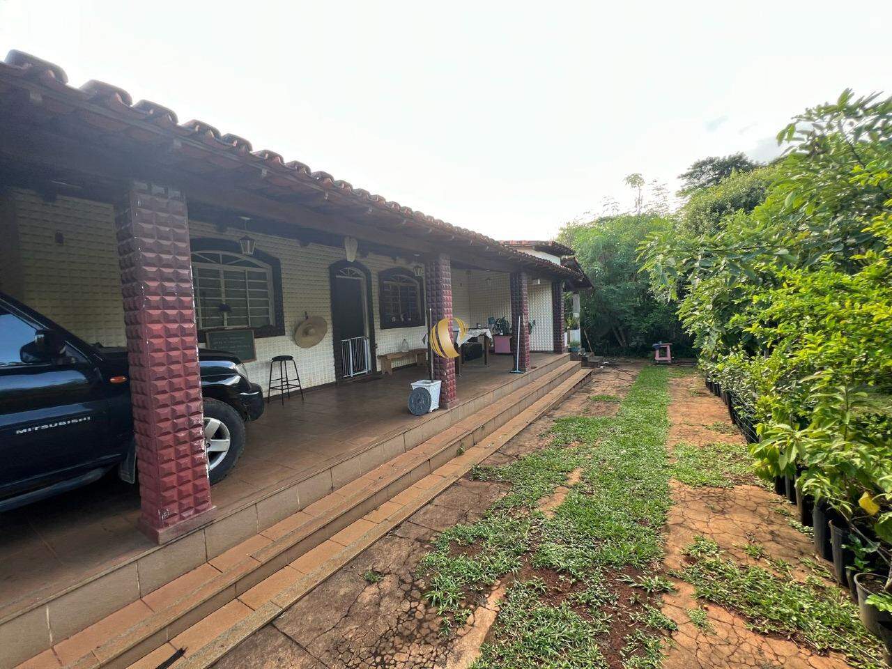 Casa à venda com 3 quartos, 225m² - Foto 3