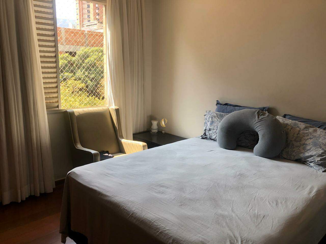 Apartamento à venda com 4 quartos, 213m² - Foto 19