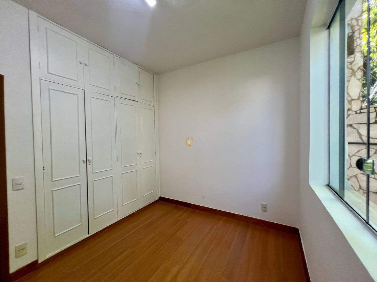 Casa à venda com 1 quarto, 216m² - Foto 9