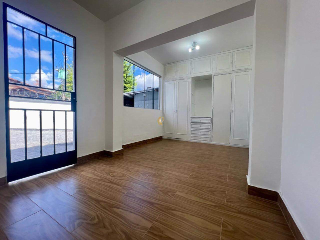 Casa à venda com 1 quarto, 216m² - Foto 13