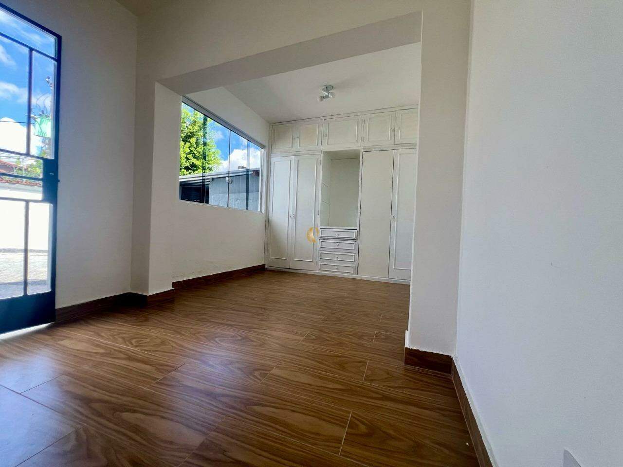 Casa à venda com 1 quarto, 216m² - Foto 17