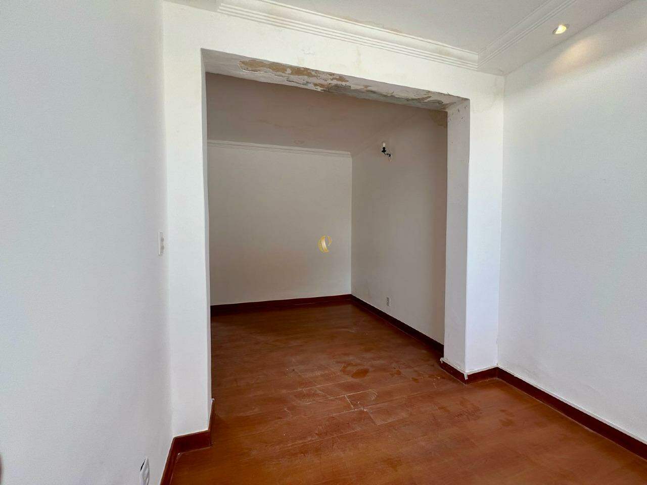 Casa à venda com 1 quarto, 216m² - Foto 7