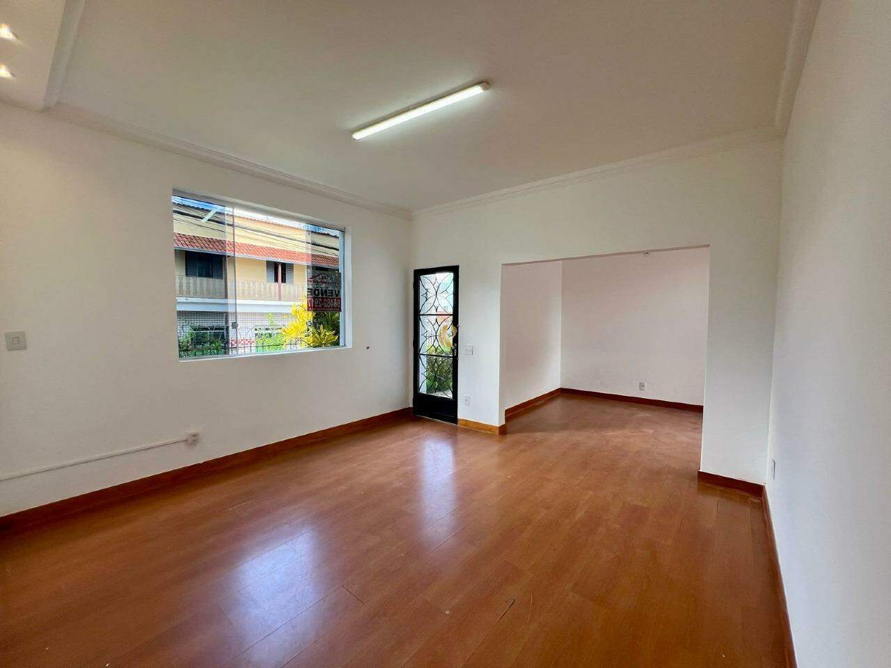 Casa à venda com 1 quarto, 216m² - Foto 11