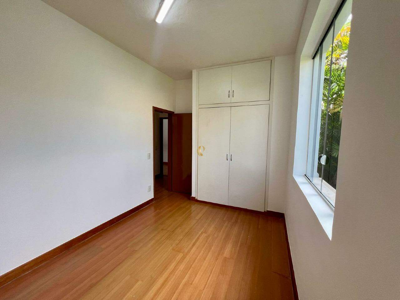 Casa à venda com 1 quarto, 216m² - Foto 8