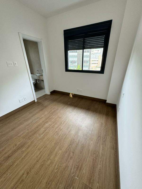 Apartamento à venda com 4 quartos, 190m² - Foto 8