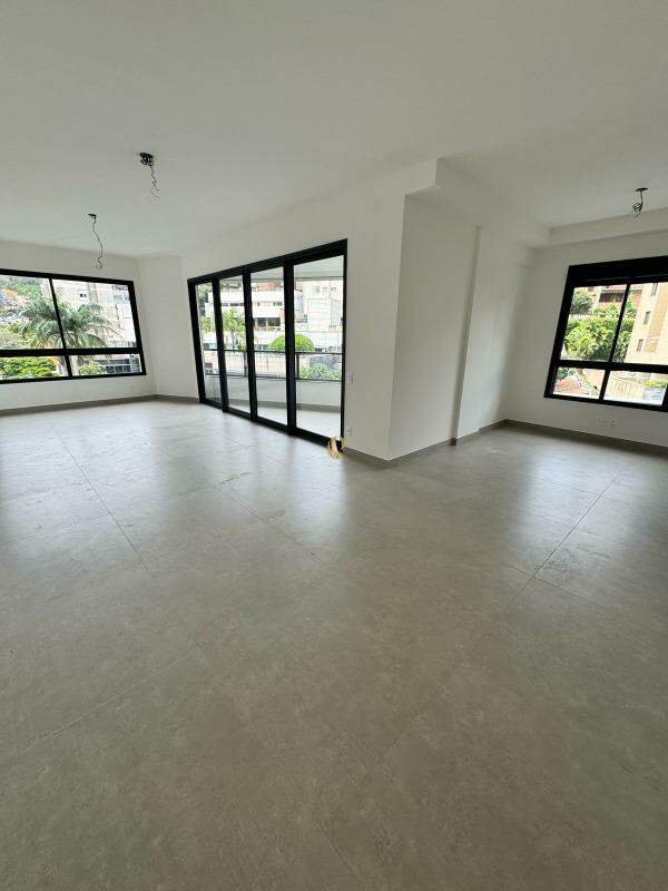 Apartamento à venda com 4 quartos, 190m² - Foto 5