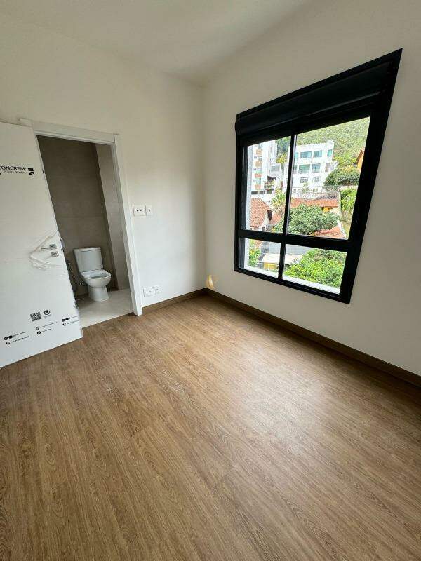 Apartamento à venda com 4 quartos, 190m² - Foto 11