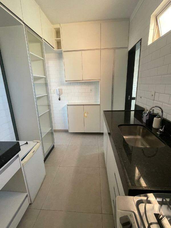 Apartamento para alugar com 3 quartos, 100m² - Foto 13