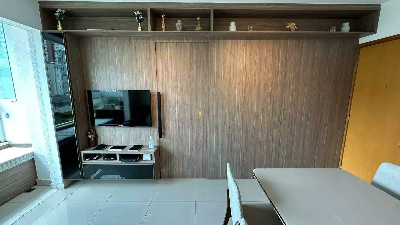 Apartamento à venda com 2 quartos, 64m² - Foto 3