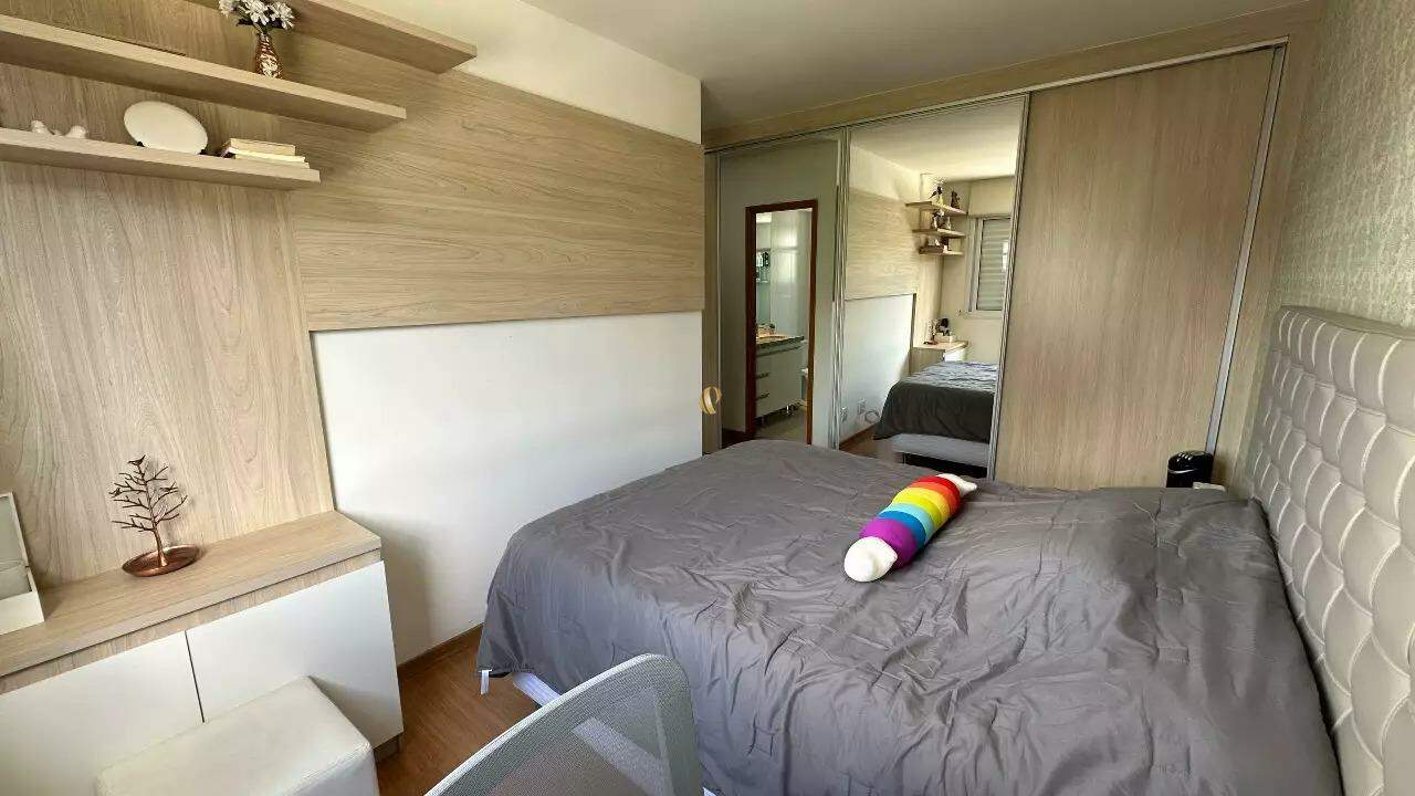 Apartamento à venda com 2 quartos, 64m² - Foto 6