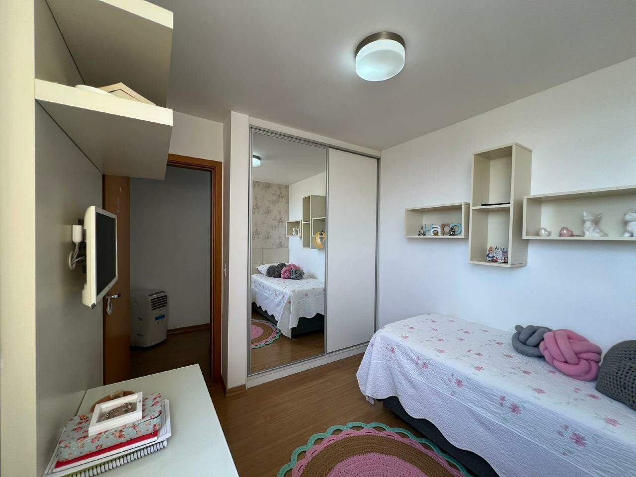 Apartamento à venda com 1 quarto, 127m² - Foto 2