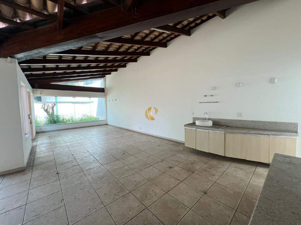 Casa à venda com 8 quartos, 225m² - Foto 25