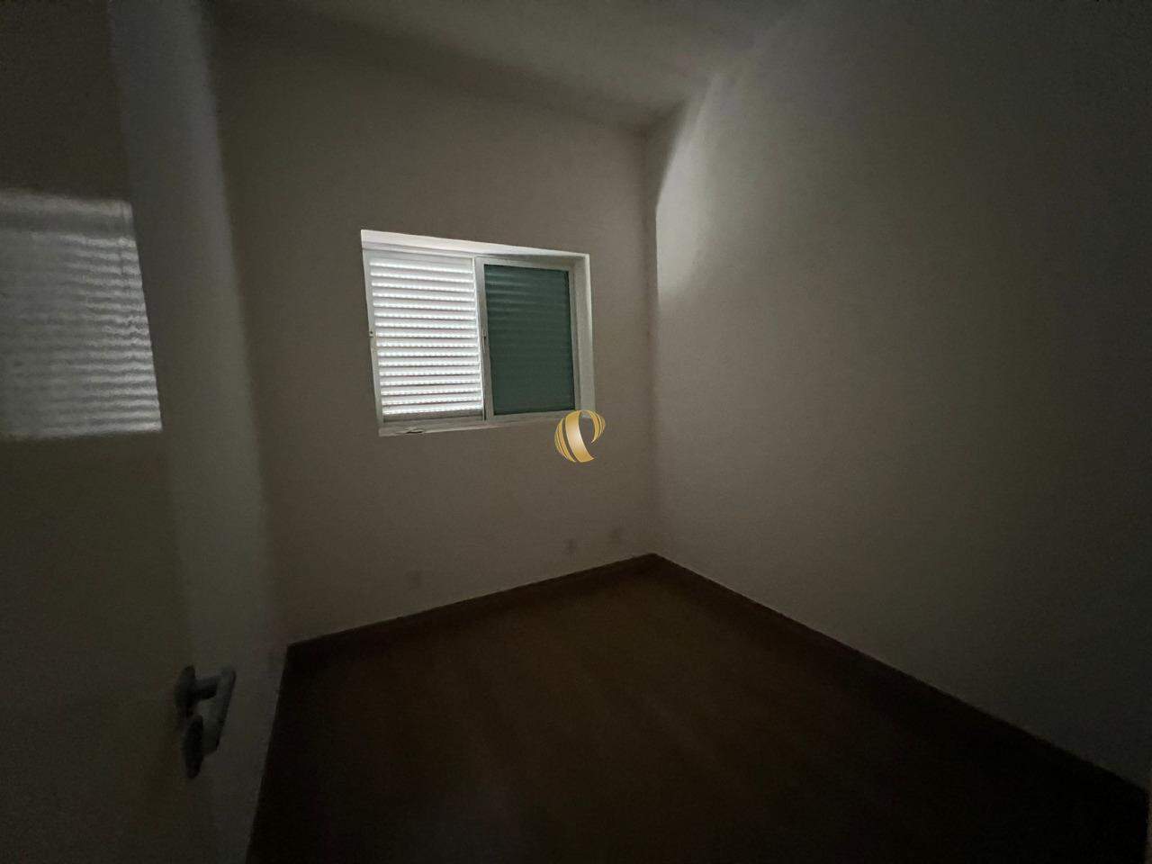 Casa para alugar com 8 quartos, 450m² - Foto 11