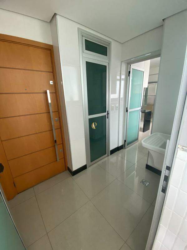 Apartamento à venda com 3 quartos, 192m² - Foto 12