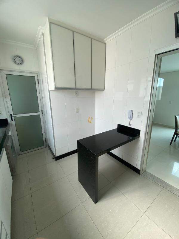 Apartamento à venda com 3 quartos, 192m² - Foto 14