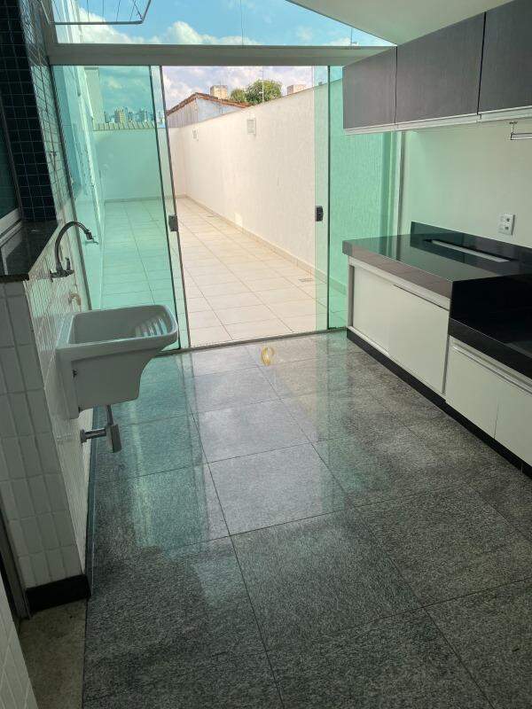 Apartamento à venda com 3 quartos, 192m² - Foto 3