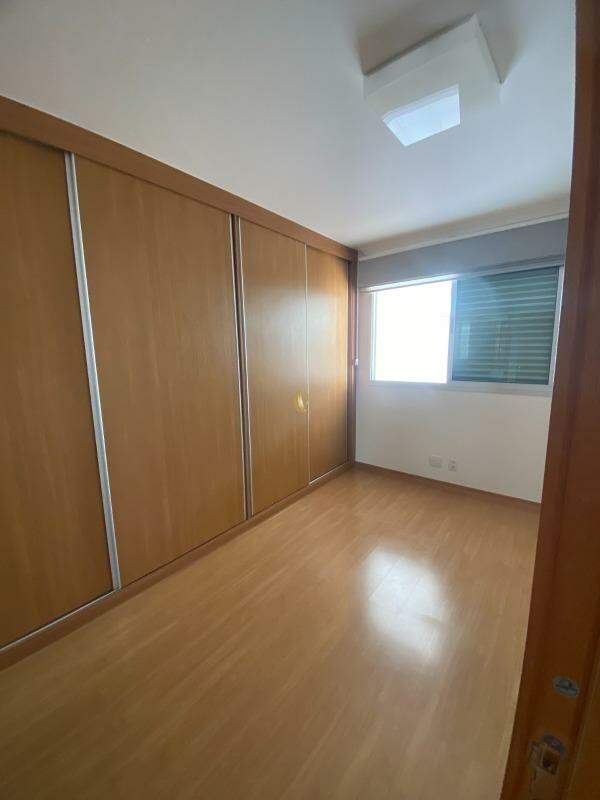 Apartamento à venda com 3 quartos, 192m² - Foto 25