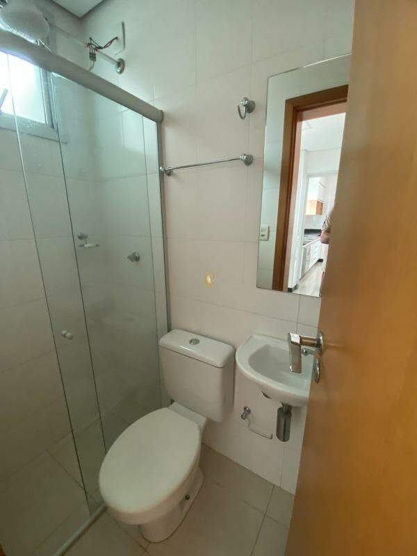 Apartamento à venda com 3 quartos, 192m² - Foto 13