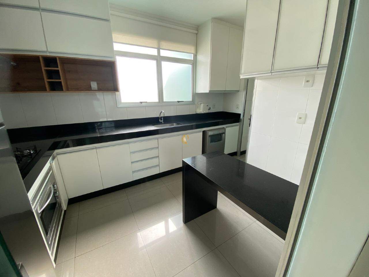 Apartamento à venda com 3 quartos, 192m² - Foto 17