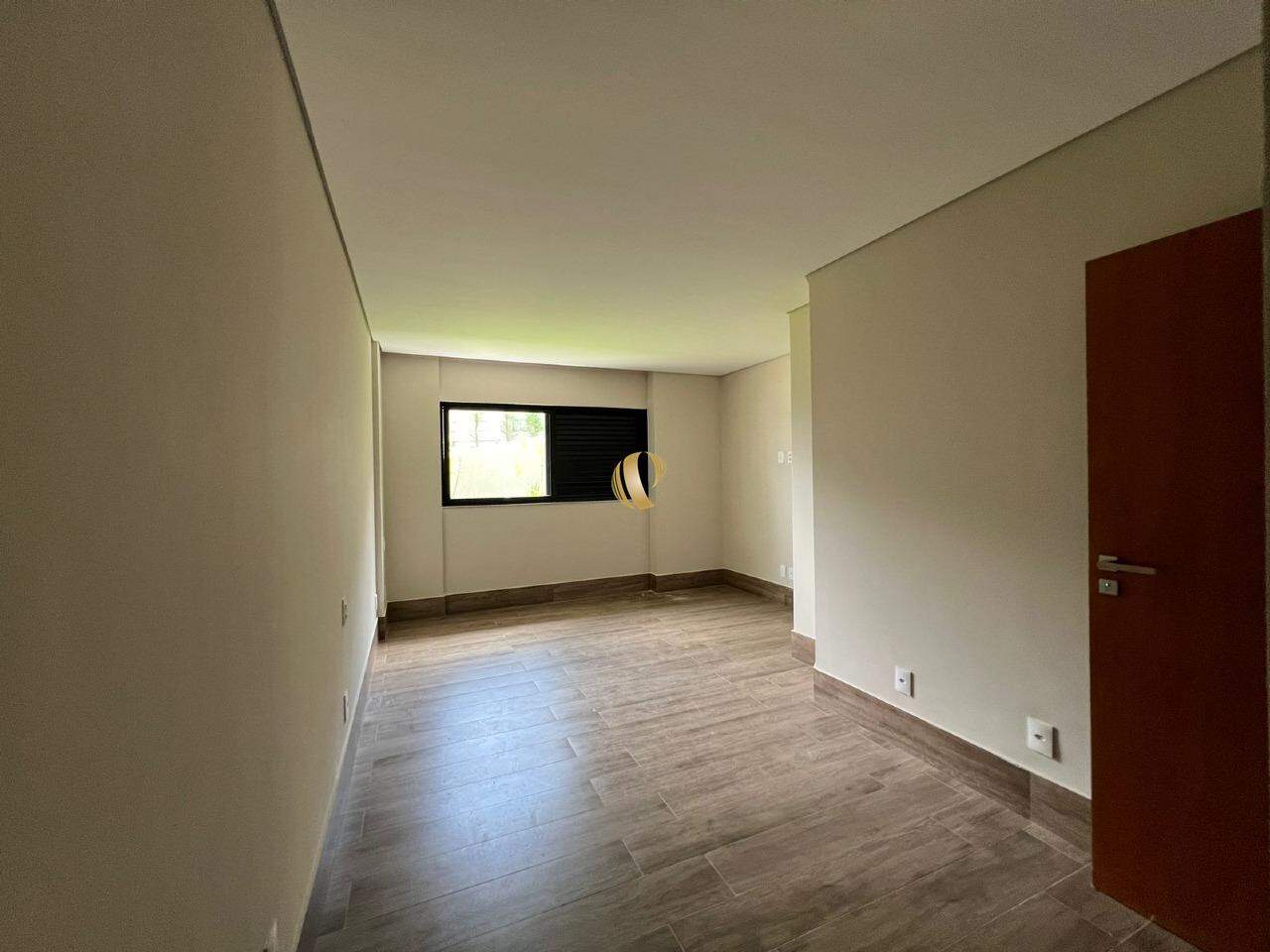 Casa à venda com 3 quartos, 305m² - Foto 11