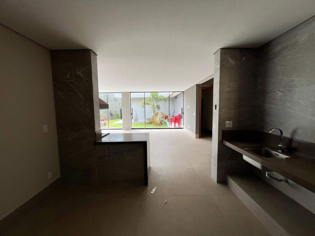 Casa à venda com 3 quartos, 305m² - Foto 8