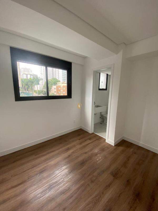 Apartamento à venda com 3 quartos, 122m² - Foto 10