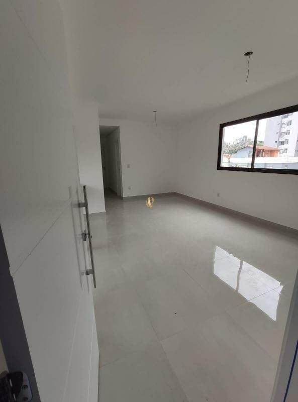 Apartamento à venda com 3 quartos, 80m² - Foto 2