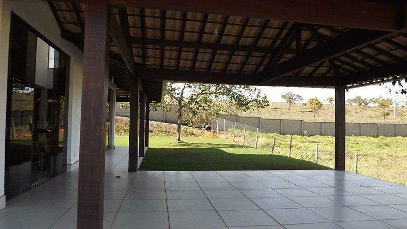 Casa à venda com 3 quartos, 270m² - Foto 2