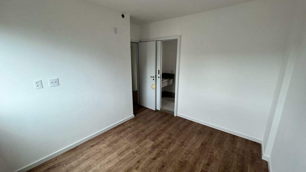 Apartamento à venda com 4 quartos, 134m² - Foto 19