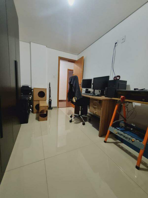 Apartamento à venda com 3 quartos, 95m² - Foto 14