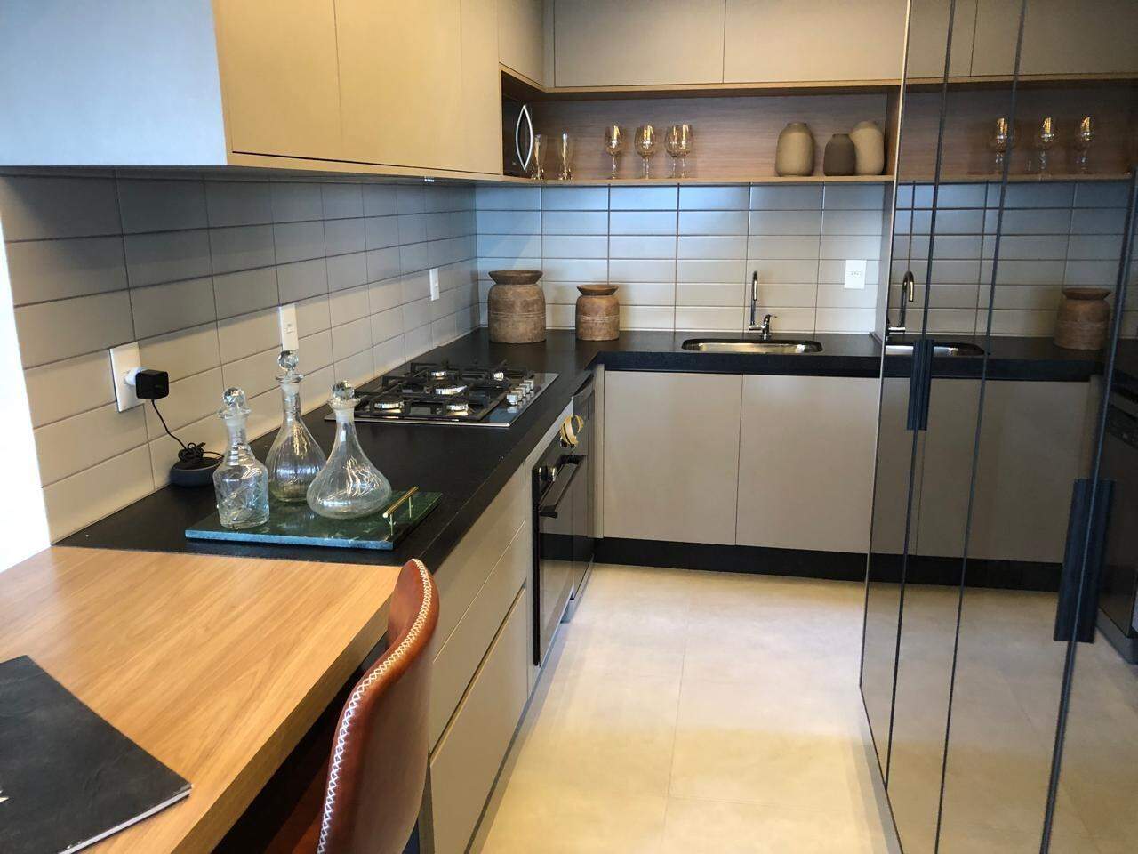 Apartamento à venda com 2 quartos, 83m² - Foto 3