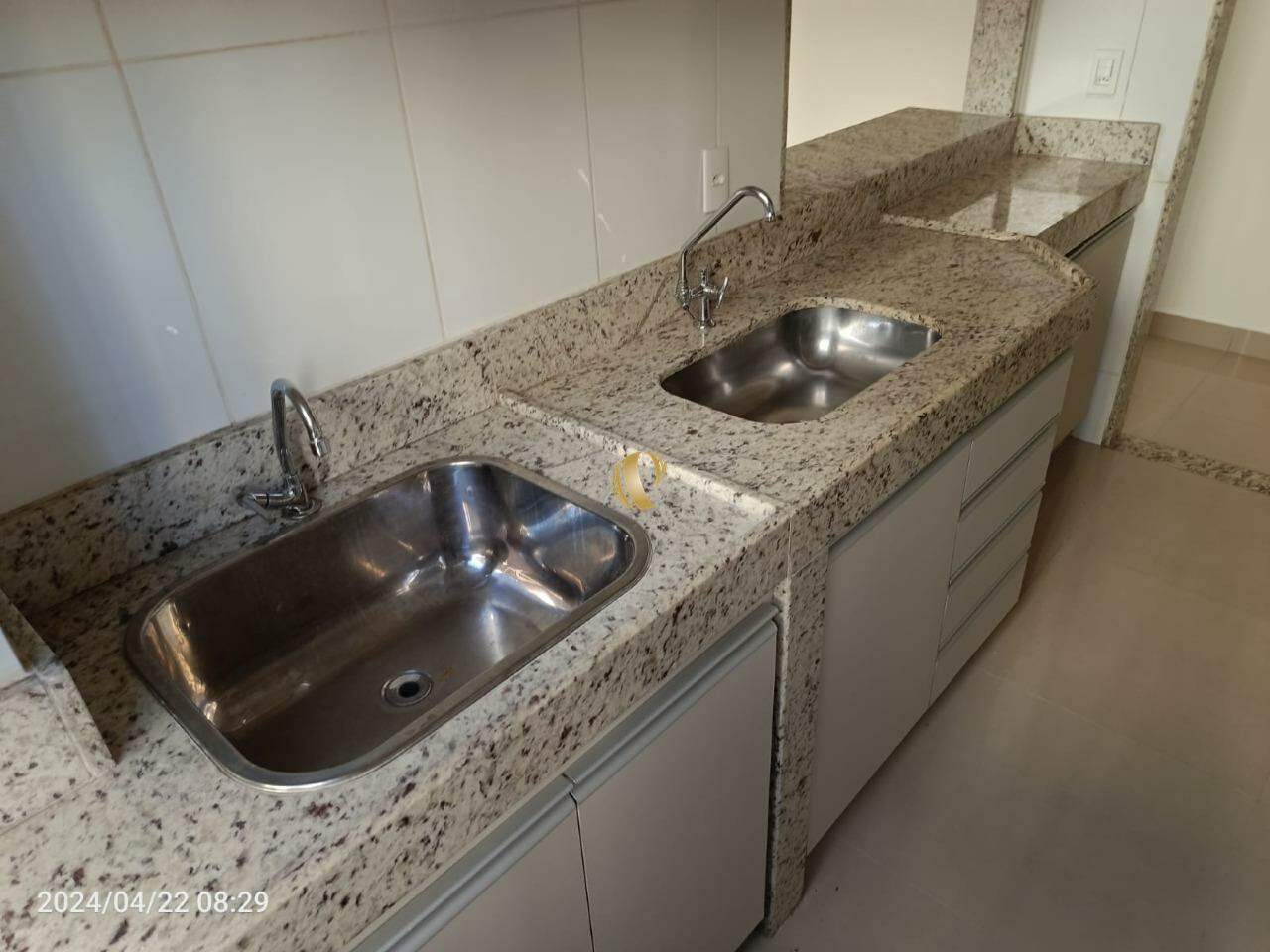 Apartamento à venda com 2 quartos, 63m² - Foto 11