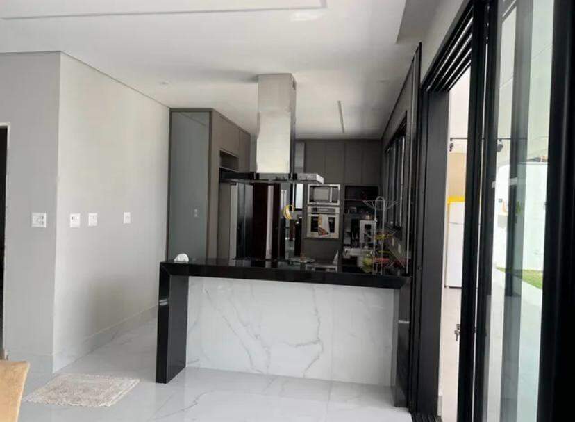 Casa à venda com 4 quartos, 310m² - Foto 6