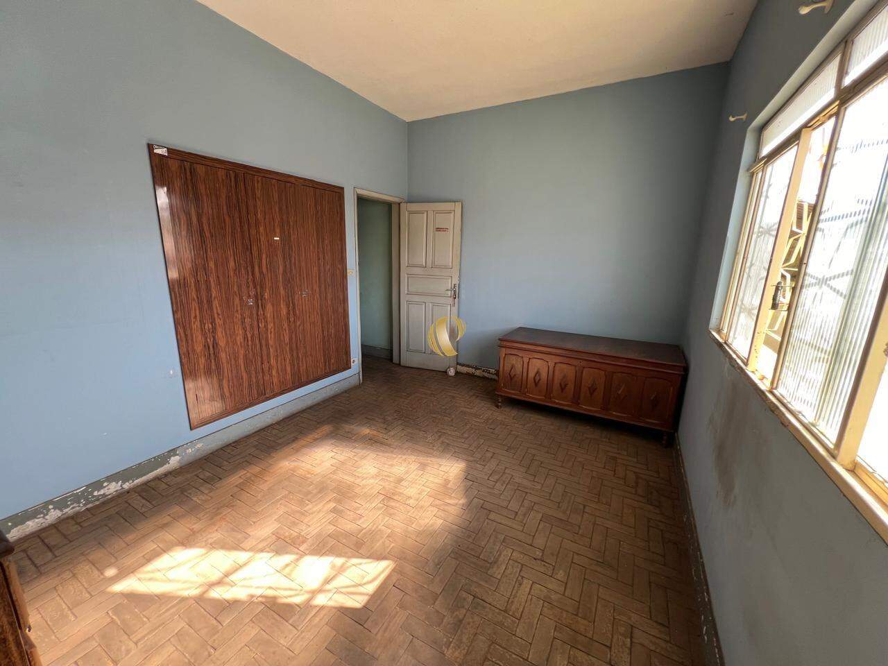 Casa à venda com 4 quartos, 211m² - Foto 5