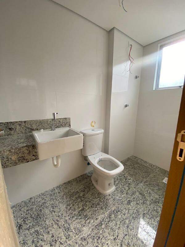 Apartamento à venda com 2 quartos, 69m² - Foto 4