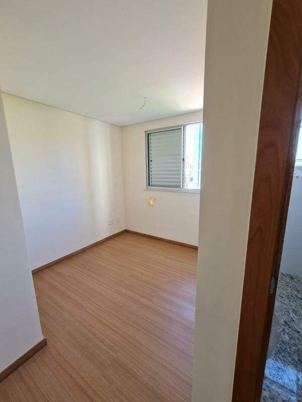 Cobertura à venda com 2 quartos, 100m² - Foto 4