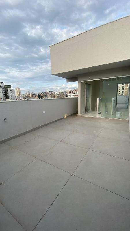 Cobertura à venda com 2 quartos, 108m² - Foto 1