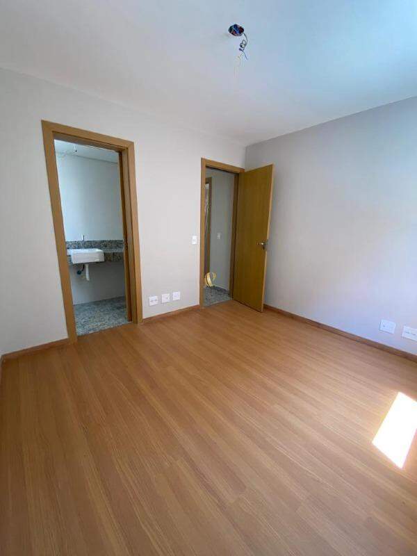 Apartamento à venda com 2 quartos, 66m² - Foto 5