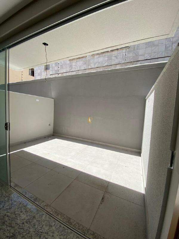 Apartamento à venda com 2 quartos, 66m² - Foto 19