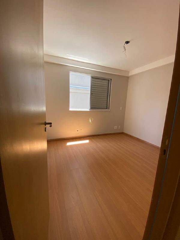 Apartamento à venda com 2 quartos, 66m² - Foto 7