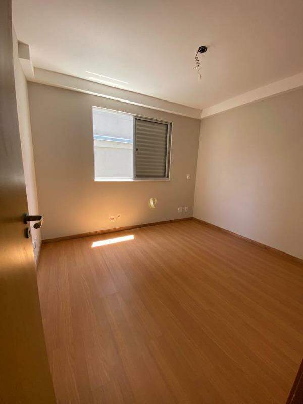 Apartamento à venda com 2 quartos, 66m² - Foto 6