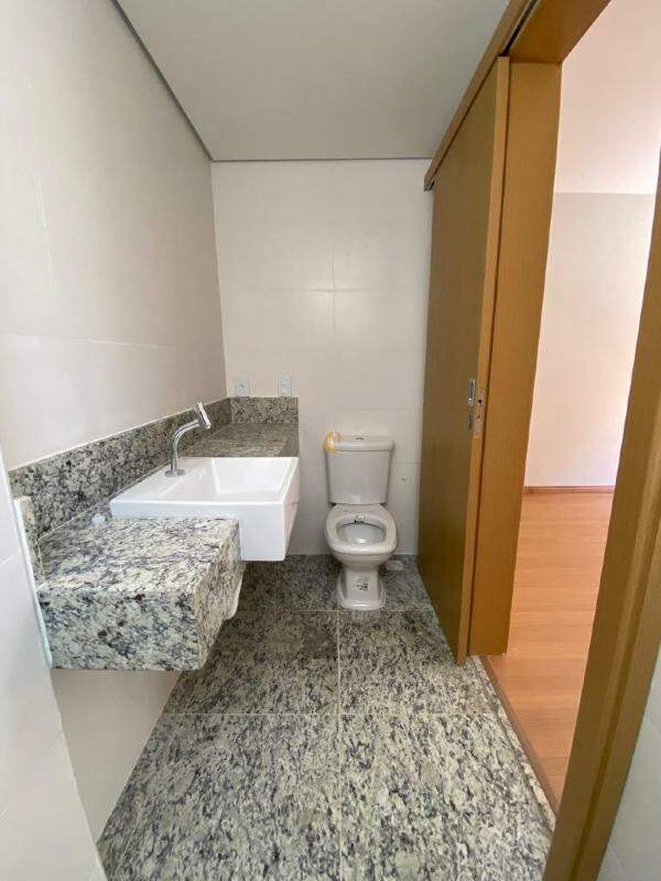 Apartamento à venda com 2 quartos, 66m² - Foto 4