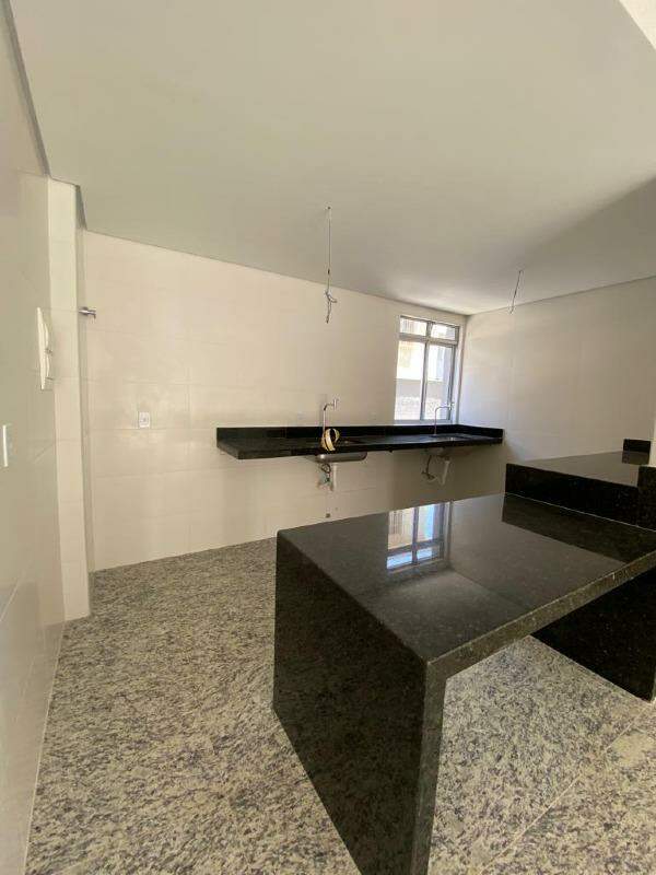 Apartamento à venda com 2 quartos, 66m² - Foto 2