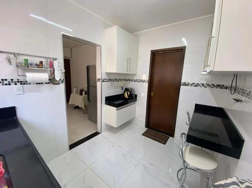 Apartamento à venda com 3 quartos, 140m² - Foto 14