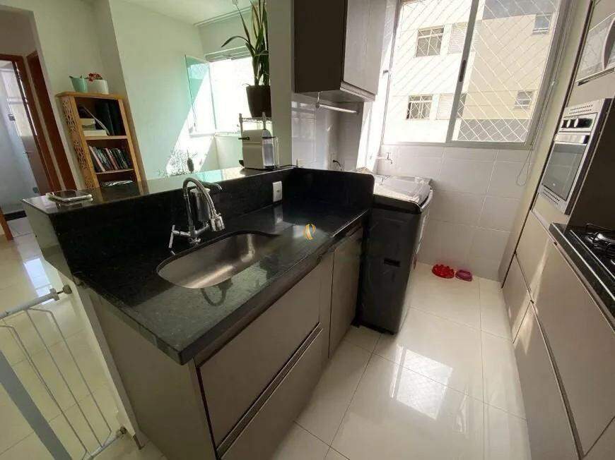 Apartamento à venda com 2 quartos, 70m² - Foto 3