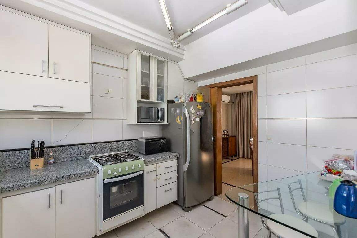 Apartamento à venda com 4 quartos, 140m² - Foto 16